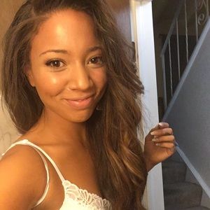 Meet your Posher, Caroline